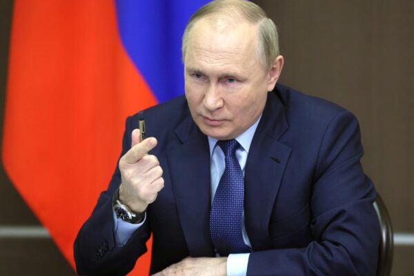 Nelle grinfie di Putin? Nelle grinfie di Putin?