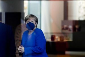 Allarme Covid in Germania, porte chiuse ai non vaccinati: “Rischio altri 100mila morti” Allarme Covid in Germania, porte chiuse ai non vaccinati: “Rischio altri 100mila morti”