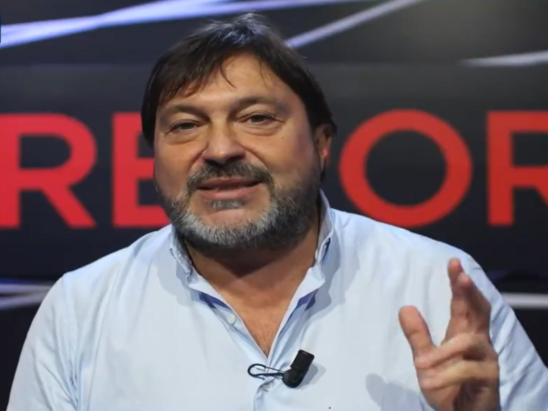 “Report diffonde tesi No Vax”, è bufera sulla trasmissione di Sigfrido Ranucci: la replica del giornalista