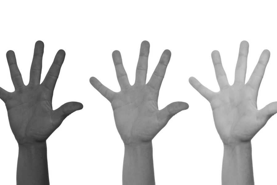 Discriminazioni sociali, se la battaglia per i diritti finisce per ignorarli…