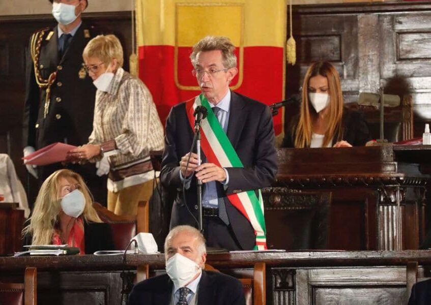 Comune di Napoli, approvato il bilancio consolidato ma Manfredi invoca il governo e dice no alle privatizzazioni