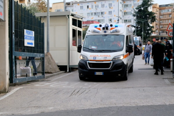 Bimbo di un anno ricoverato in condizioni disperate, i genitori: “Non sappiamo come si è fatto male”