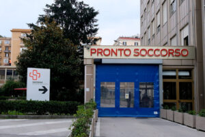 Aggredito con una chiave infilzata nella testa, ragazzino di 12 anni operato in ospedale: “È stato un mio coetaneo”