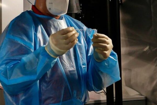 La variante Omicron in Italia, identificato primo caso: è un paziente campano di ritorno dal Mozambico