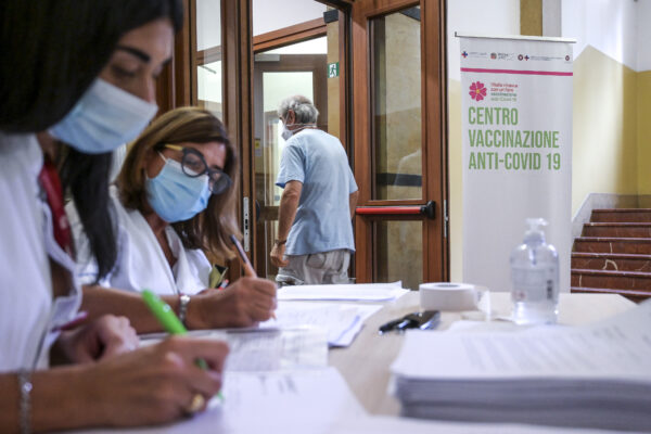 CAMPAGNA PER LA TERZA VACCINAZIONE ANTI COVID 19 AL POLO EASTMAN DEL POLICLINICO UMBERTO I











































































































, VACCINAZIONI, VACCINI, VACCINO