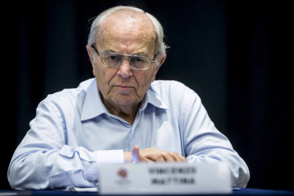 Intervista a Enzo Mattina: “Napoli non deve più dipendere dallo Stato e dal sostegno pubblico”