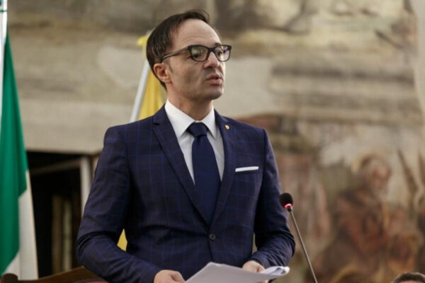 Rilancio del Mezzogiorno “con i privati, il Reddito? Sta drogando i bisogni reali” Rilancio del Mezzogiorno “con i privati, il Reddito? Sta drogando i bisogni reali”