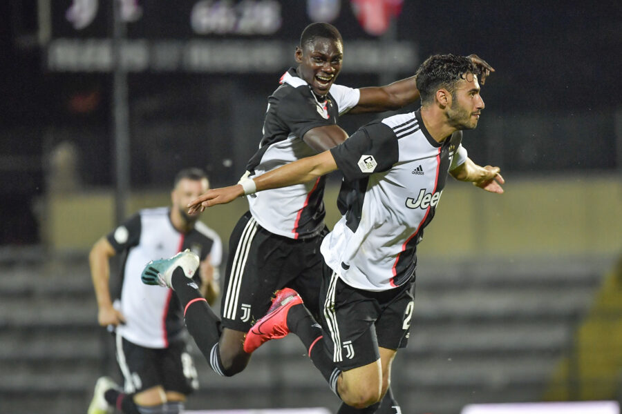 Foto Marco Alpozzi/LaPresse 
09 Luglio 2020 Alessandria , Italia 
sport calcio 
Juventus U23  Vs Padova – Playoff Serie C 2019/2020 – Stadio Giuseppe Moccagatta
Nella foto: Gianluca Frabotta (Juventus F.C. Under-23);esulta dopo il gol  

Photo Marco Alpozzi/LaPresse 
July 09, 2020 Alessandria, Italy 
sport soccer 
Juventus U23  Vs Padova – Playoff Serie C 2019/2020 – Giuseppe Moccagatta Stadium
In the pic: Gianluca Frabotta (Juventus F.C. Under-23);celebrating goal
