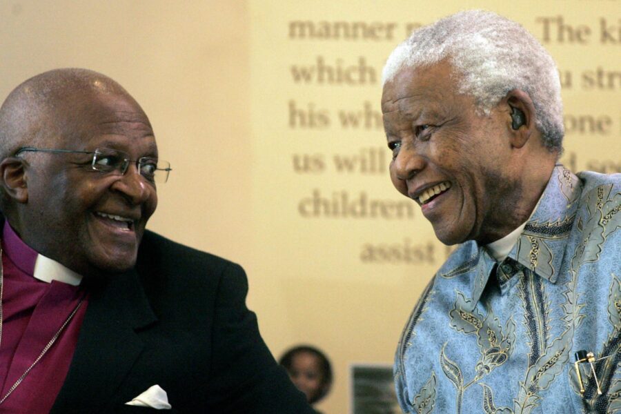 E’ morto Desmond Tutu, il premio Nobel per la pace che ha lottato contro l’apartheid in Sudafrica