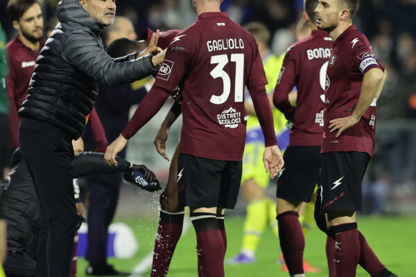 Foto Alessandro Garofalo/LaPresse 
30 novembre  2021 Salerno, Italia 
sport calcio 
Salernitana vs Juventus  – Campionato di calcio Serie A Tim 2021/2022 – Stadio Arechi.
Nella foto: Stefano Colantuono  allenatore  (US Salernitana 1919); 

Photo Alessandro Garofalo/LaPresse 
November  30, 2021 Salerno, Italy 
sport soccer 
Salernitana vs Juventus  – Italian Football Championship League league  A  2021/2022 – Arechi stadium.
In the pic: Stefano Colantuono  coach (US Salernitana 1919);