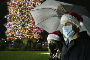 Foto Cecilia Fabiano/ LaPresse 
08 Dicembre  2021 Roma (Italia)
Cronaca : 
Festa dell’Immacolata accensione dell’albero di Natale a piazza Venezia  
Nella Foto : l’albero in piazza Venezia 

Photo Cecilia Fabiano/ LaPresse
December 08 , 2021  Rome (Italy) 
News : 
Lighting of the Christmas tree in Piazza Venezia 
In The Pic : the celebration of 8 December
