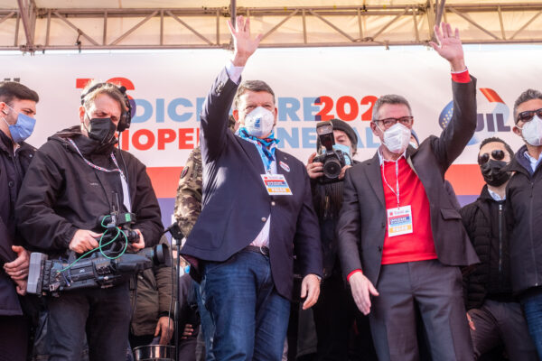 Landini fa lo sciopero generale ma il governo tiene: Draghi non può essere responsabile di anni di errori e ritardi Landini fa lo sciopero generale ma il governo tiene: Draghi non può essere responsabile di anni di errori e ritardi