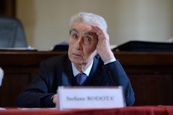 Rodotà coinvolto nel convegno No Green Pass, la figlia del giurista: “Smettete di usare il suo nome”