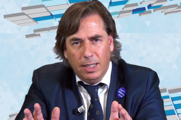 I no vax perdono Lorenzo Damiano, la ‘conversione’ del leader dopo il Covid: “Mi vaccinerò, scienza salva la vita”