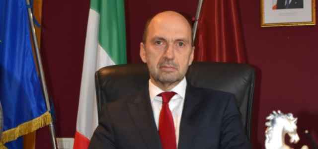 Il questore Gianni Triolo suicida negli uffici di polizia a Biella: lasciato un biglietto