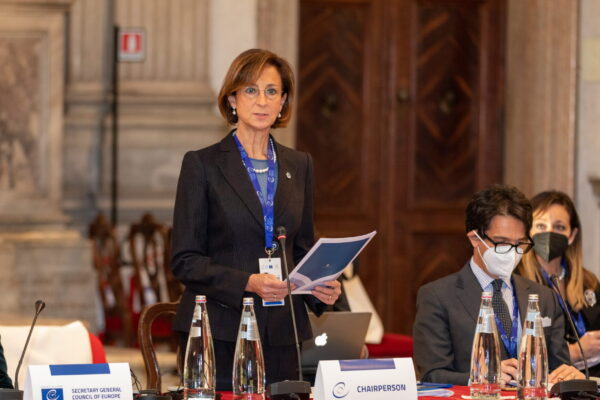 Monito della Cartabia: “Basta bimbi in cella”, e il Pd chiede un decreto Monito della Cartabia: “Basta bimbi in cella”, e il Pd chiede un decreto