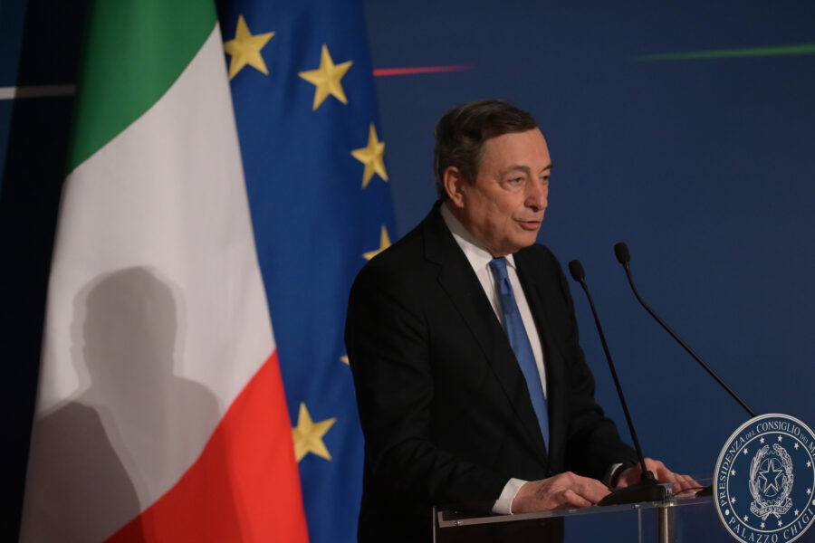 Draghi lancia la sfida: “Voglio il Quirinale”, e i partiti vanno nel panico