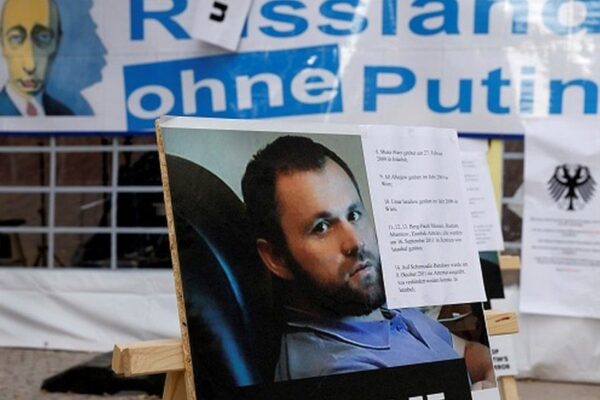 Ucciso in un parco di Berlino, tribunale tedesco condanna spia russa all’ergastolo: “Omicidio commissionato da Mosca”