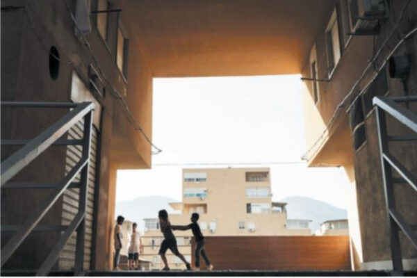 La Campania non è una regione per bambini, tra povertà e diritti negati mancano servizi e garanzie La Campania non è una regione per bambini, tra povertà e diritti negati mancano servizi e garanzie