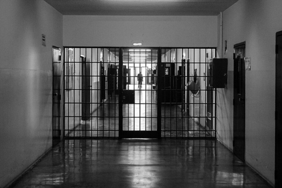 Perché il carcere è un pericolo per la nostra società e va abolito