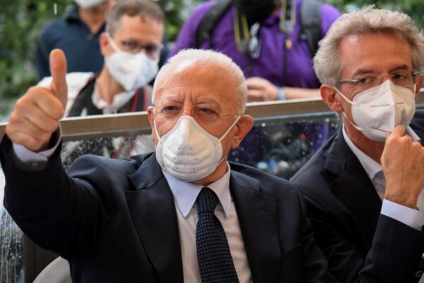 Capodanno in piazza a Napoli, è scontro tra sindaco e governatore