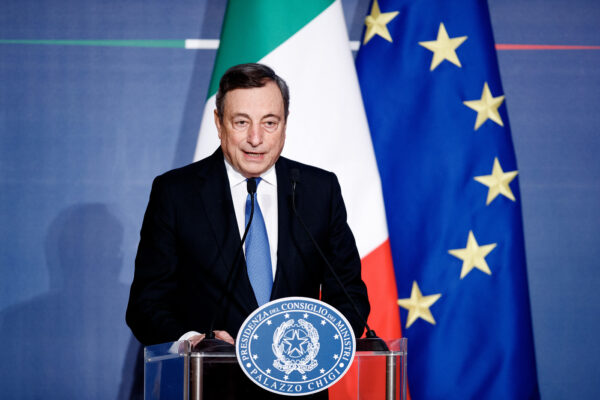 Draghi, la conferenza di fine anno: “Sono un nonno al servizio delle istituzioni, il mio destino non conta”