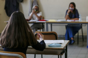 Esame di Stato, per la Maturità 2022 tornano gli scritti dopo lo stop per la pandemia: seconda prova diversa da scuola a scuola