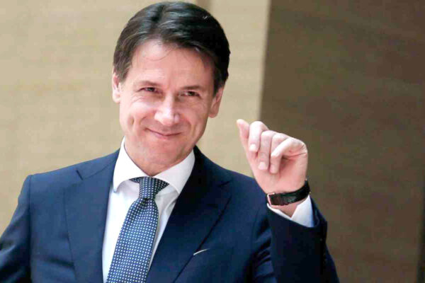 La solitudine di Conte, anche i deputati si spaccano e lo scaricano: “Al Quirinale un Mattarella bis”