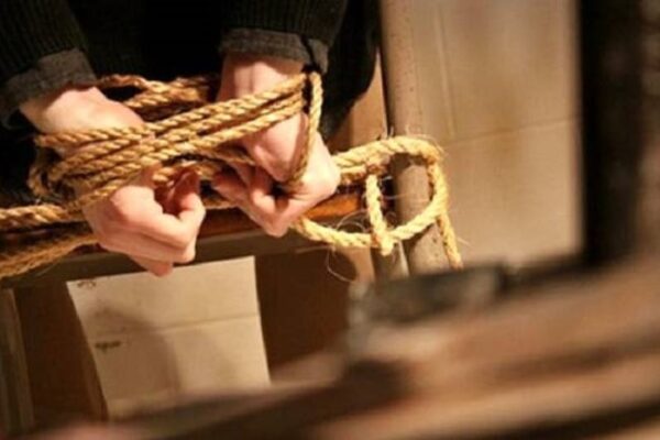 Orrore a Roma, ucciso e gettato in un’intercapedine con mani e piedi legati: era scomparso da giorni