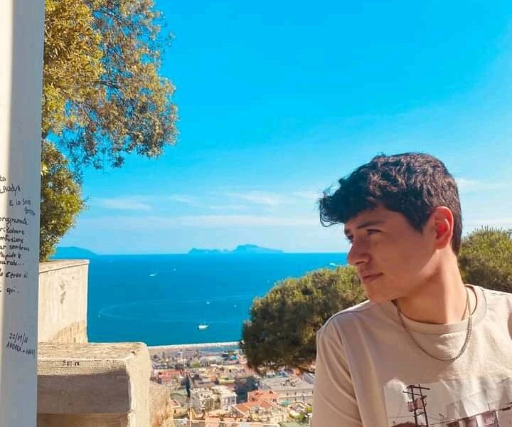 Il dramma di Luca, morto a 15 anni dopo aver mangiato pesce crudo: inchiesta contro ristoratore e medico curante