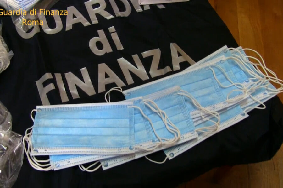 GDF ROMA .6,6  MILIONI  DI  MASCHERINE 
GENERICHE FORNITE ALLA PROTEZIONE CIVILE IN LUOGO DI  QUELLE  CHIRURGICHE. 
DISPOSTO  IL  SEQUESTRO  DI OLTRE 5,8 MILIONI DI EURO
GUARDIA DI FINANZA
