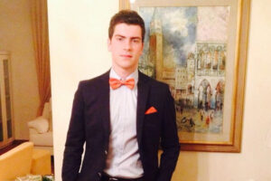 Li violentava convincendoli di essere il ‘Diavolo’: “Vi ho scelto per cambiare il mondo”