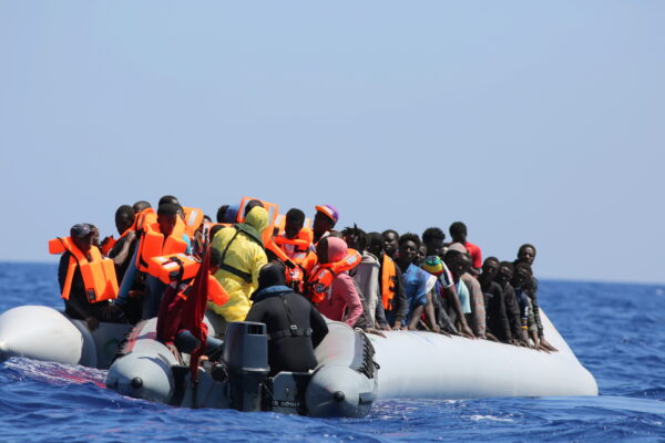 OPERAZIONE SALVATAGGIO IN MARE FRONTEX

MIGRANTI

ONG

GOMMONE

ACQUA

OPERAZIONE UMANITARIA 

SALVATAGGI

MEDITERRANEO

NAUFRAGIO

NAUFRAGHI

NAUFRAGI