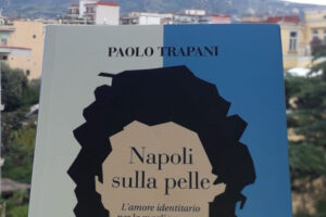 Napoli sulla pelle: la maglia azzurra simbolo di identità e appartenenza