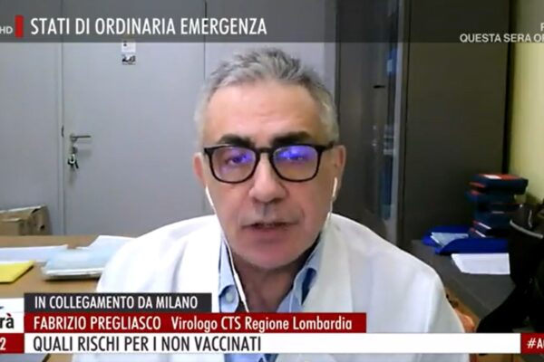 Contagi e morti per Covid a Natale, la ‘profezia’ di Pregliasco: “Verso 30mila casi al giorno e 200-250 decessi”
