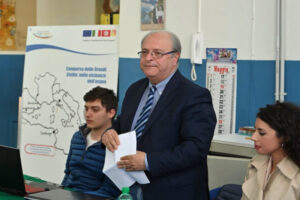 “Azzannate la vita, non adattatevi, difendete i più deboli”, il discorso agli studenti di Pietro Carmina, il professore morto nella strage di Ravanusa