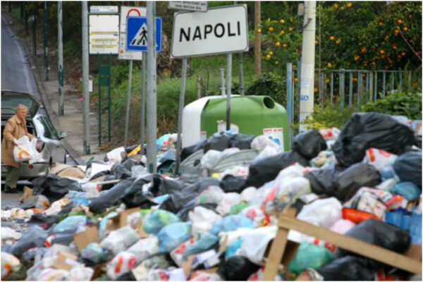 Rifiuti e gare d’appalto, terremoto (e gogna) per sindaci e imprenditori Rifiuti e gare d’appalto, terremoto (e gogna) per sindaci e imprenditori