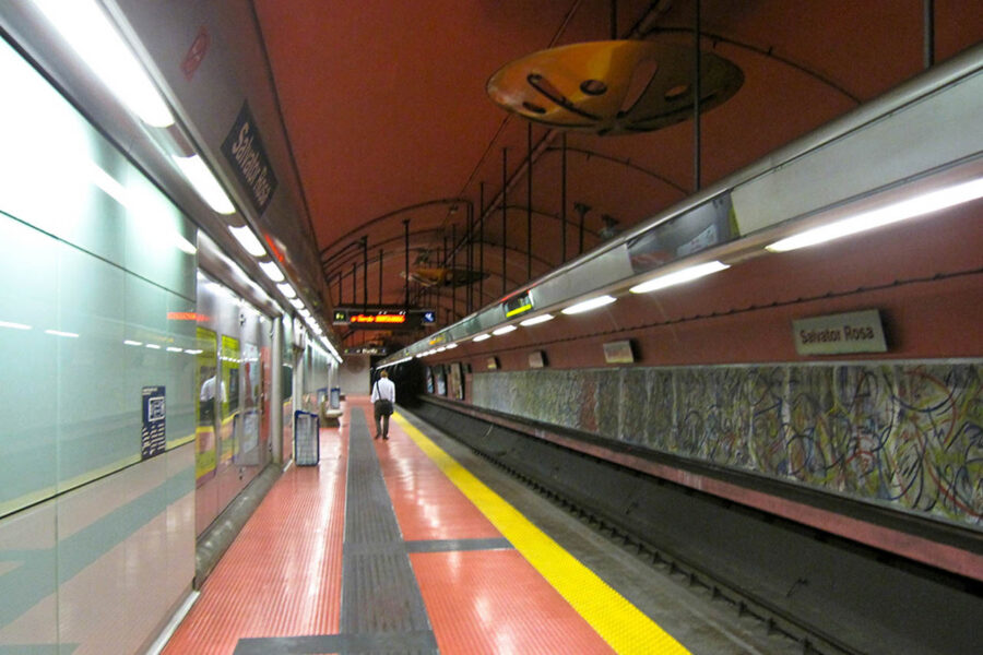“La mascherina non la metto”, Linea 1 della metro di Napoli bloccata su intera tratta