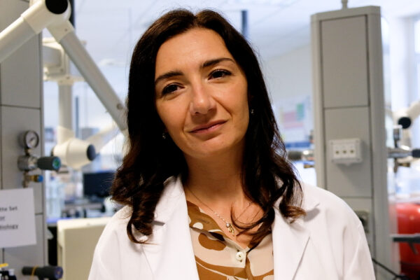 “Fare la scienziata a Napoli è un orgoglio, bisogna fare di più per tornare”, il successo di Velia che fortifica le cellule per combattere il tumore “Fare la scienziata a Napoli è un orgoglio, bisogna fare di più per tornare”, il successo di Velia che fortifica le cellule per combattere il tumore