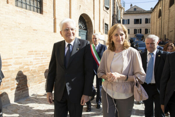 Foto Francesco Ammendola/Ufficio Stampa Quirinale/LaPresse26-09-2019 Recanati – ItaliaPoliticaIl Presidente Sergio Mattarella e la Sig.ra Laura a Recanati,al Centro Nazionale Studi Leopardiani,in occasione del bicentenario della stesura de “L’Infinito” di Giacomo Leopardi.DISTRIBUTION FREE OF CHARGE – NOT FOR SALE
