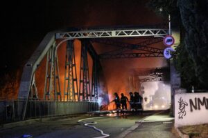 Incendio al Ponte di Ferro di Roma, fu doloso contro gli homeless