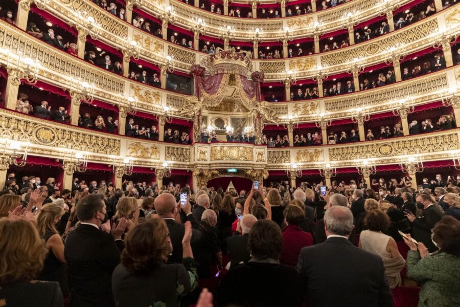 Teatro San Carlo, la Regione taglia i fondi e Manfredi chiama i privati: “Aiutateci”