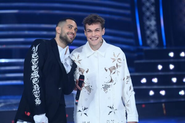 Chi è Blanco, il cantante in gara a Sanremo con Mahmood e la canzone “Brividi”