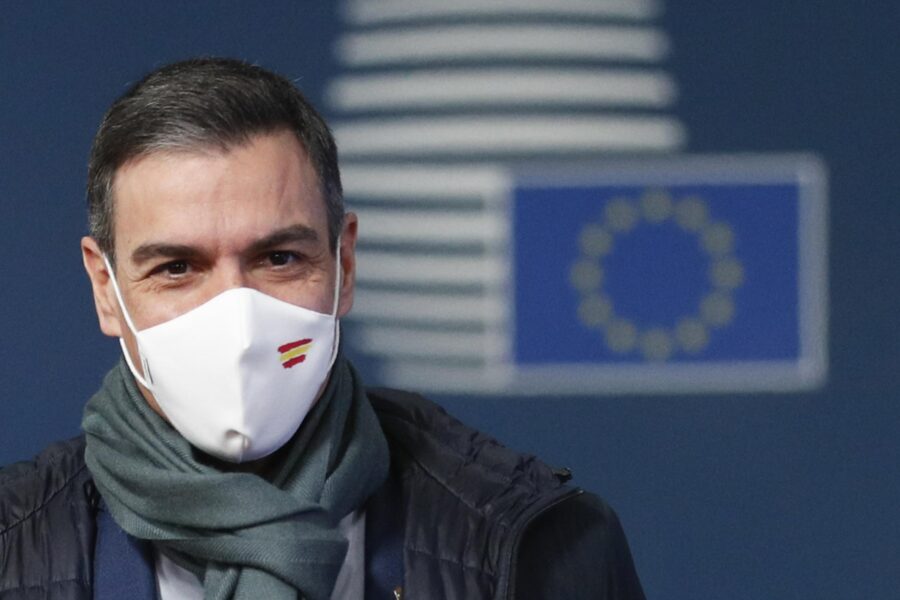 “Il Covid è come l’influenza”, in Spagna al via nuovo piano sulla gestione della pandemia
