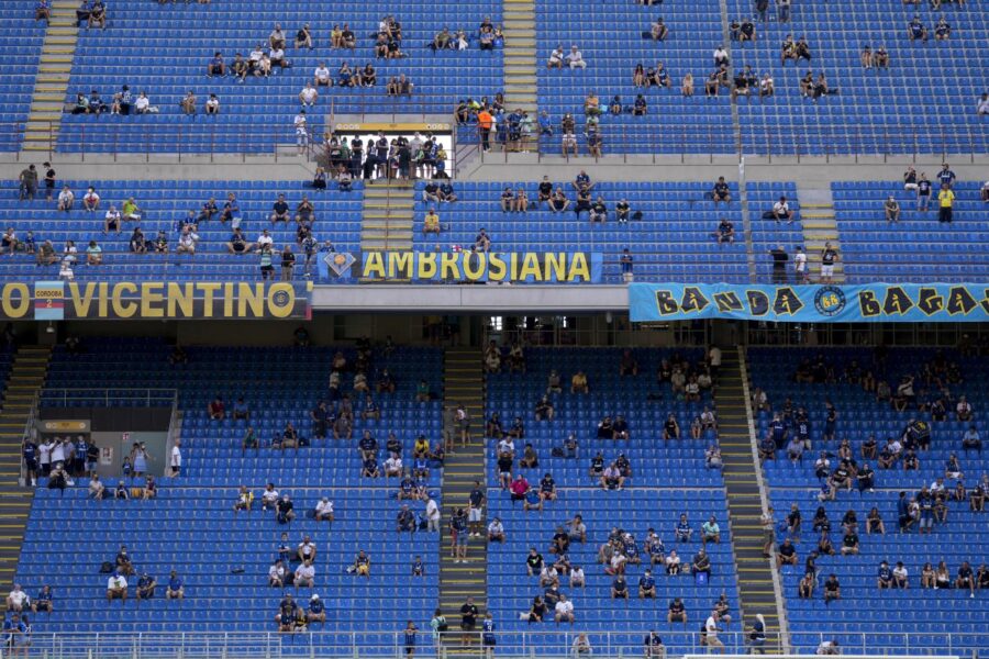 Serie A, Omicron sgonfia il pallone: massimo 5mila spettatori allo stadio
