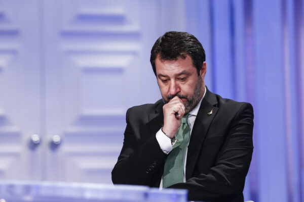 Salvini, il doppio flop referendum-comunali apre la resa dei conti: ultimatum a Draghi, ma rischia il commissariamento Salvini, il doppio flop referendum-comunali apre la resa dei conti: ultimatum a Draghi, ma rischia il commissariamento