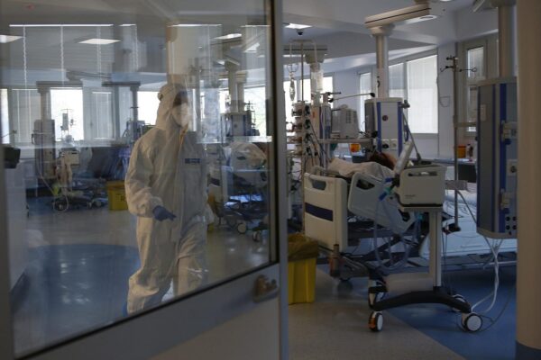 Zona Arancione, passano quattro Regioni: Puglia e Sardegna in Giallo