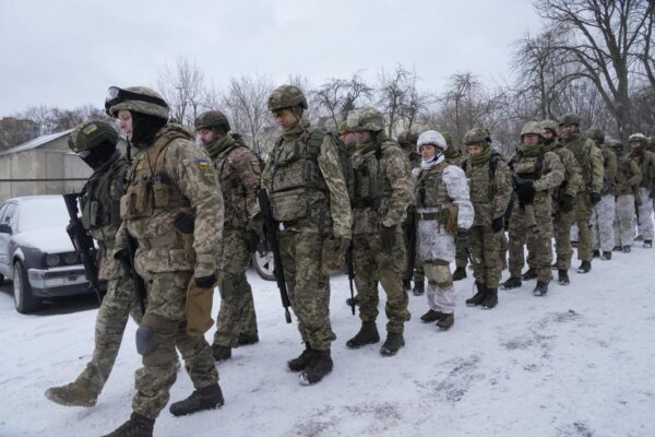 Crisi Ucraina, gli USA evacuano le famiglie dei diplomatici: “Situazione imprevedibile, potrebbe deteriorarsi”
