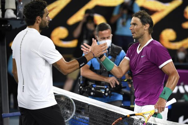 Berrettini fuori dall’Australian Open, la resa in semifinale a Rafa Nadal: “Ha uno splendido futuro”