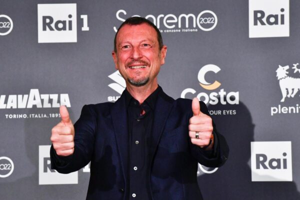 Il programma della prima serata del Festival di Sanremo: la scaletta degli ospiti e cantanti in gara